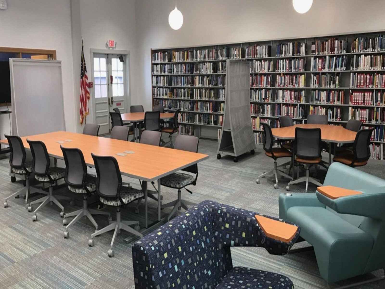 An image of Bay Path University's library